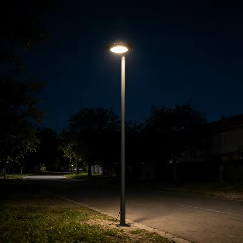 Outdoor Lighting Pole - مصباح حديقة LED مع عمود فولاذي